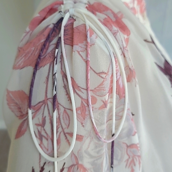 LOVER Long-Sleeve Floral Silk Blouse - Picture 4 of 9